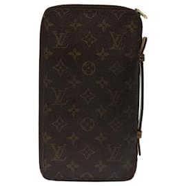 Louis Vuitton-LOUIS VUITTON Monogram Poche Escapade Travel Case M60113 Auth LV 70483-Monogramme