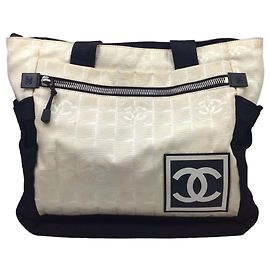 Chanel Cocon neige Beige