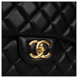 Chanel-Chanel – Umhängetasche mit Klappe aus gestepptem Lammleder mit Futter im Jumbo-Stil-Schwarz