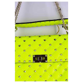 Valentino-This shoulder bag features a leather body-Yellow