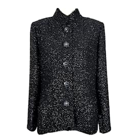 Chanel-Neue zeitlose schwarze Tweed-Jacke für den Frühling 2019-Schwarz