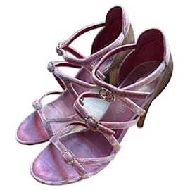 Chanel-Sandalen aus Velours- und Lackleder in blassrosa.-Pink
