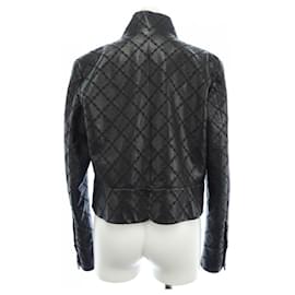 Chanel-Chaqueta de cuero acolchada negra de 16,000 dólares en 2022.-Negro