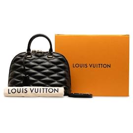 Louis Vuitton-Louis Vuitton Alma PM Leather Handbag M23688 in excellent condition-Other