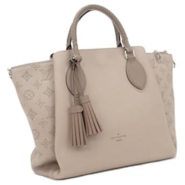 Louis Vuitton-Louis Vuitton Haumea Leather Handbag M55031 in good condition-Other