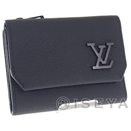 Louis Vuitton-Louis Vuitton Aerogram Portefeuille Pilot Leather Short Wallet M81740 in good condition-Other