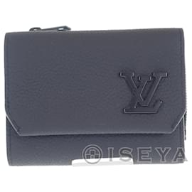 Louis Vuitton-Louis Vuitton Aerogram Portefeuille Pilot Leather Short Wallet M81740 in good condition-Other