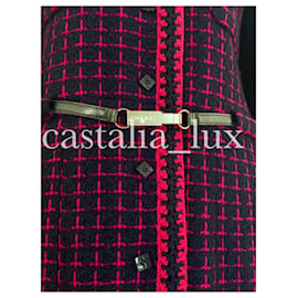 Chanel-Abrigo de tweed con cinturón y logo-Multicolor