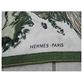 Hermès-quadrado hermès 1959 "as alegrias da montanha" com caixa e sobrecaixa-Verde