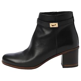 Fendi-Fendi Leather Ankle Bootie in Black 38,5 eu-Black