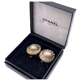 Chanel-Vintage Gold Metal Faux Pearls Rhinestones Clip On Earrings-Golden
