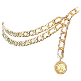 CHANEL Vintage Chunky Doppelkette aus Lammleder mit Medaillon Schwarz Golden