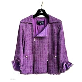 Chanel-Jaqueta de Tweed com Botões de Pérola CC-Roxo