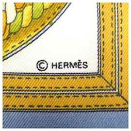 Hermès-Grüner Grande Tenue Seidenschal von Hermès-Grün