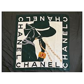 Chanel-Seidentücher-Grün