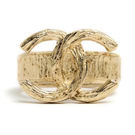 Chanel-Conjunto Chanel Parure de brincos com clips dourados CC e anel TDD52 US6.-Dourado