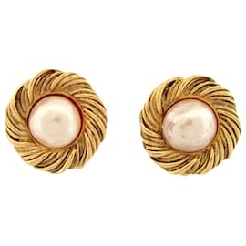Chanel-VINTAGE CHANEL EARRINGS 1990 ROUND STRIPED CLIPS WITH PEARLS EARRINGS-Golden