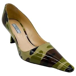 Autre Marque-Zapatos de tacón de camuflaje de charol Prada-Verde