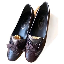 Sapatilhas Tod's de couro marrom e bordô efeito crocodilo Marrom Bordeaux