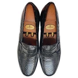 JM Weston 180 Slipper aus schwarzem Krokodilleder Schwarz