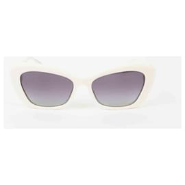 Chanel-Gafas de sol con perlas y ojo de gato-Blanco
