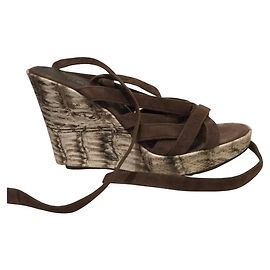 Marc Cain Lace up gladiator sandals from calfskin Brown