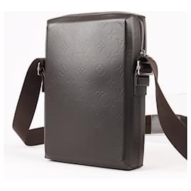 Louis Vuitton-Louis Vuitton Monogram Glace Bobby Crossbody Bag in Brown M46520-Brown