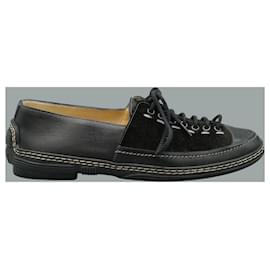 Manolo Blahnik-Schuhe aus schwarzem Leder-Schwarz