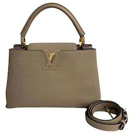 Louis Vuitton-Louis Vuitton Capucines MM Leather Shoulder Bag M42253 in excellent condition-Other