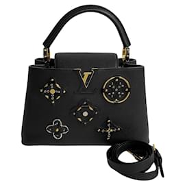Louis Vuitton-Louis Vuitton Capucines MM Leather Handbag M54663 in excellent condition-Other