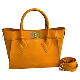 Louis Vuitton-Louis Vuitton Bolsa de ombro de couro PM My Side PM M20600 Em uma boa condição-Outro
