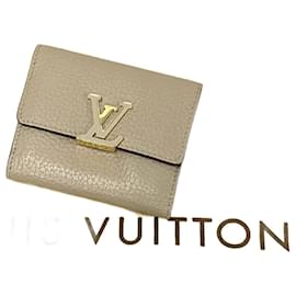 Louis Vuitton-Carteira Louis Vuitton Capucines XS Carteira Curta de Couro M68747 Em uma boa condição-Outro