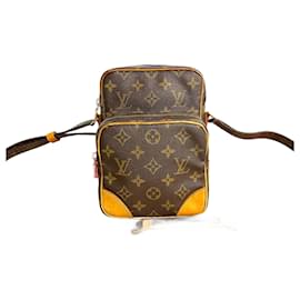 Louis Vuitton-Louis Vuitton Amazon Bolsa Crossbody em Lona M45236 em boa condição-Outro
