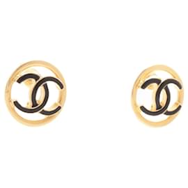 Chanel-Brincos Coco Mark folheados a ouro com recorte dourado-Dourado