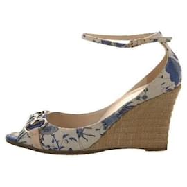 Gucci-Gucci Floral Horsebit Ankle Strap Charlotte Wedge Sandals Indigo-White,Light blue