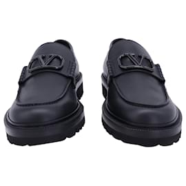 Valentino Garavani-Valentino V Logo Loafers in Black Leather-Black
