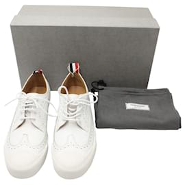 Thom Browne-Thom Browne Longwing Sneaker Brogues aus weißem Leder-Weiß