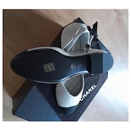 Chanel-Ballerines-Gris