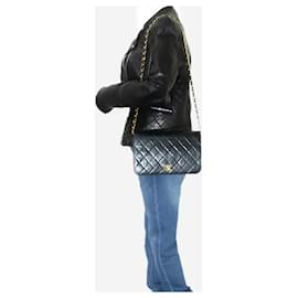 Chanel-ANNATA NERA 2000-2002 borsa a tracolla in catena con patta intera-Nero