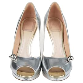 Christian Dior-Zapatos de tacón peep toe con plataforma de cuero plateado Dior-Plata