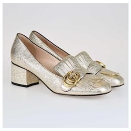 Gucci-Zapatos de tacón medio con flecos y gg Marmont dorados arrugados de Gucci-Dorado