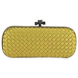 Bottega Veneta Clutch amarillo con nudo Ayers Amarillo