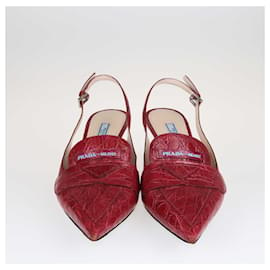 Prada-Zapatos de tacón rojos con tira trasera de Prada-Roja