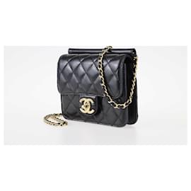 Chanel-Mini bolso con solapa cuadrado clásico acolchado negro de Chanel-Negro
