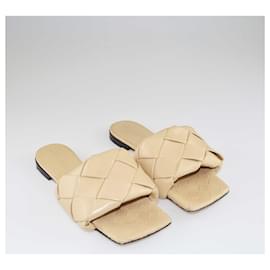 Bottega Veneta-Bottega Veneta Beige Intrecciato Lido Flat Sandals-Beige