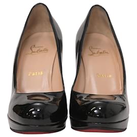 Christian Louboutin-Christian Louboutin Einfache Pumps aus schwarzem Lackleder-Schwarz