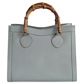 Gucci-Gucci vintage Diana Bamboo handbag in light blue leather-Light blue