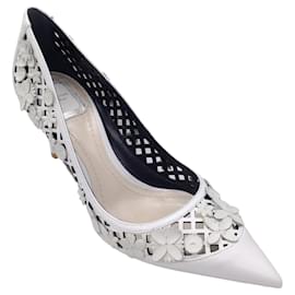 Autre Marque-Christian Dior Sapatos de couro de bezerro com bico fino branco Flore-Branco