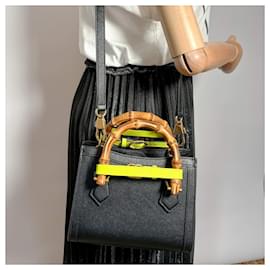Gucci-Diana Mini Leather Tote Bag Black-Black