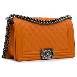 Chanel-Bolsa Chanel média em pele de cordeiro laranja com aba crossbody-Laranja
